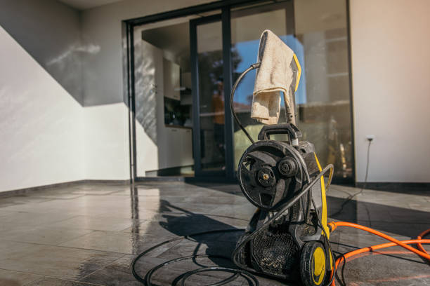 Best Solar Panel Cleaning  in Iyanbito, NM